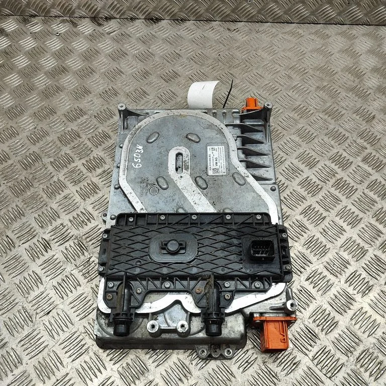 Voltage converter inverter – Audi Q4 e-tron (2021-)