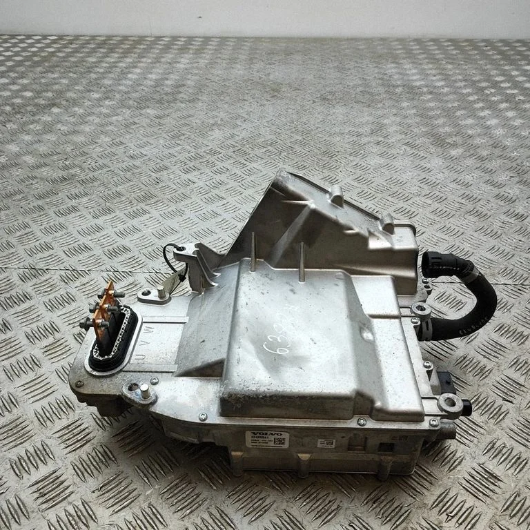 Invertors (sprieguma pārveidotājs) 32144732