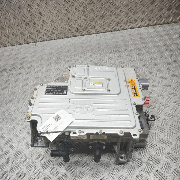 Voltage converter inverter SA3EFU2142700B