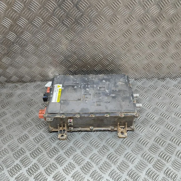 Voltage converter inverter SA3HKU2122020D