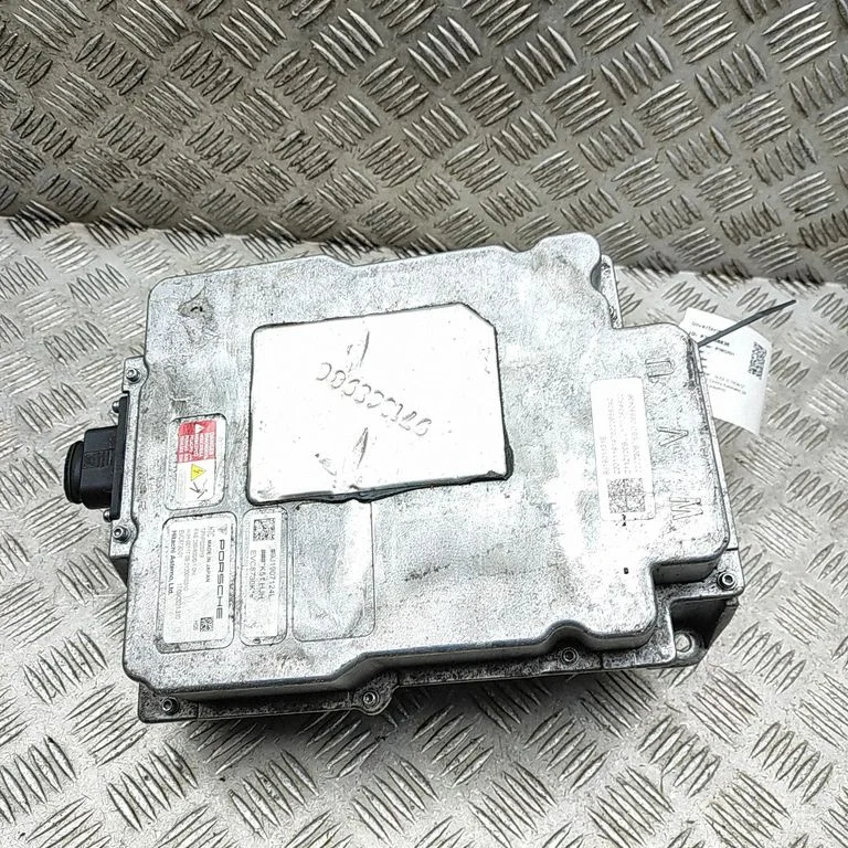 Invertors (sprieguma pārveidotājs) 9J1901131E