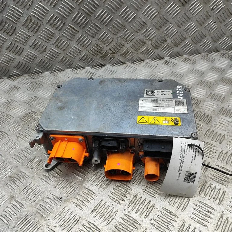 Invertors (sprieguma pārveidotājs) A0009000650