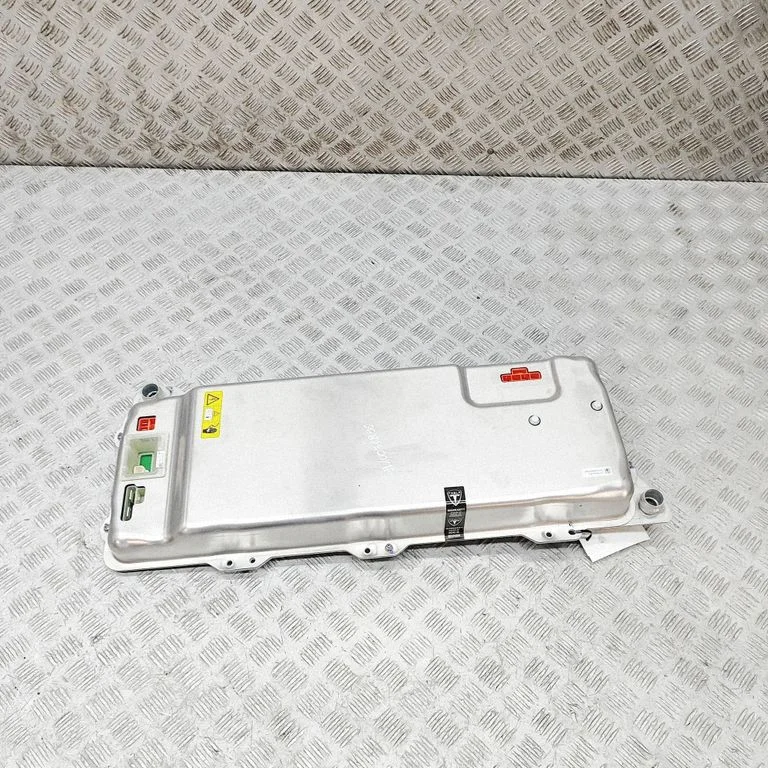 Invertors (sprieguma pārveidotājs) – Tesla Model S (2012-)