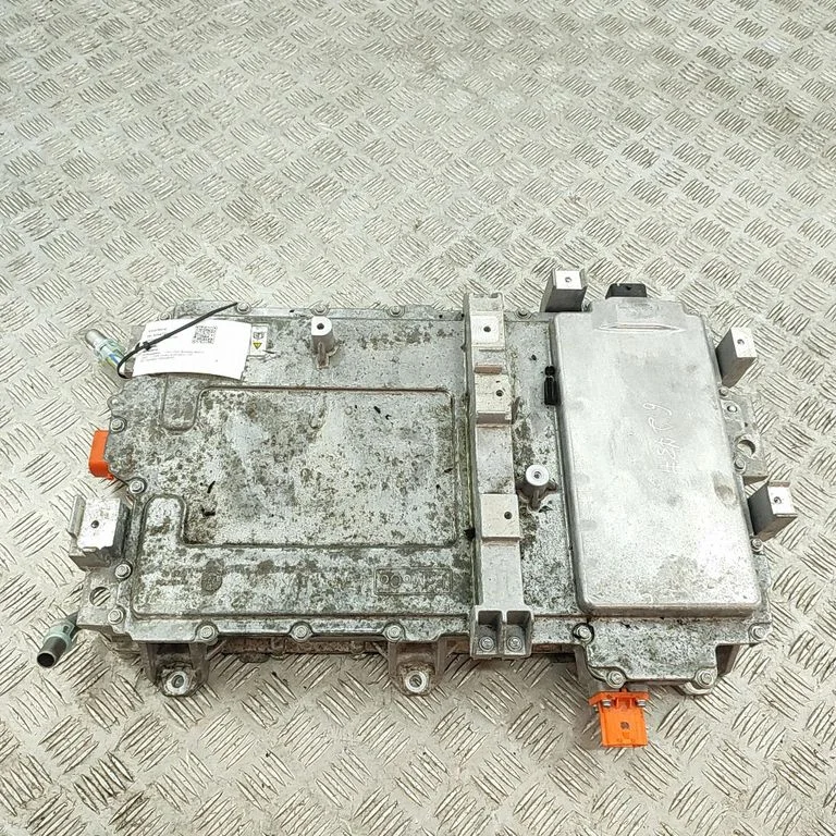 Przetwornica napięcia (inwerter) LJ9810B689VG