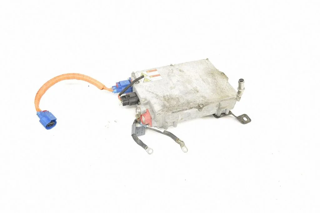 Invertors (sprieguma pārveidotājs) – Tesla Model S (2012-)