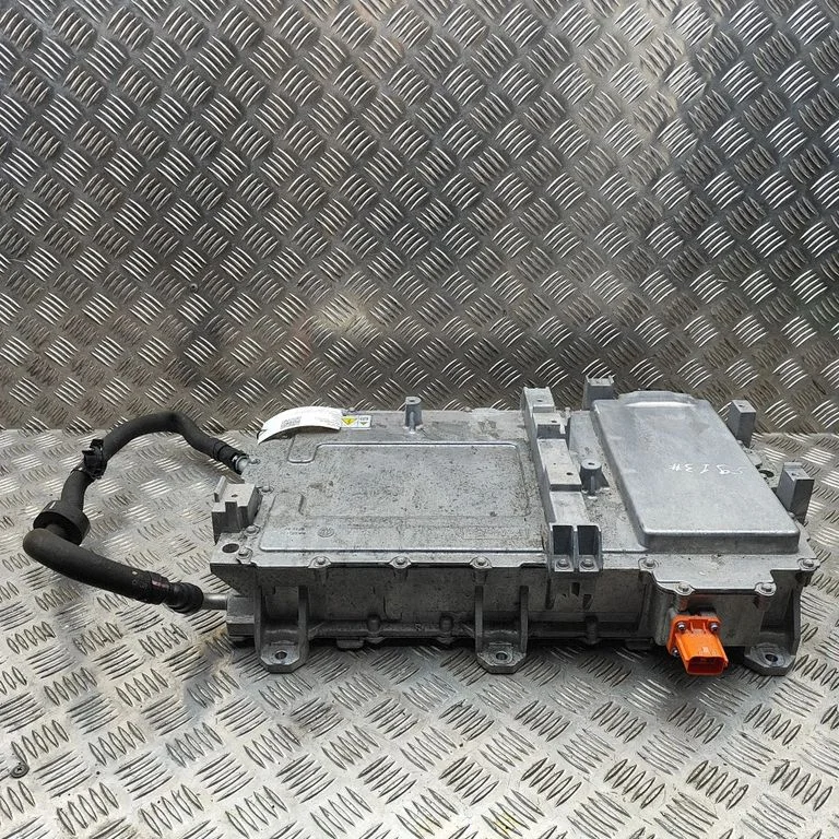 Invertors (sprieguma pārveidotājs) LJ9810B689VG