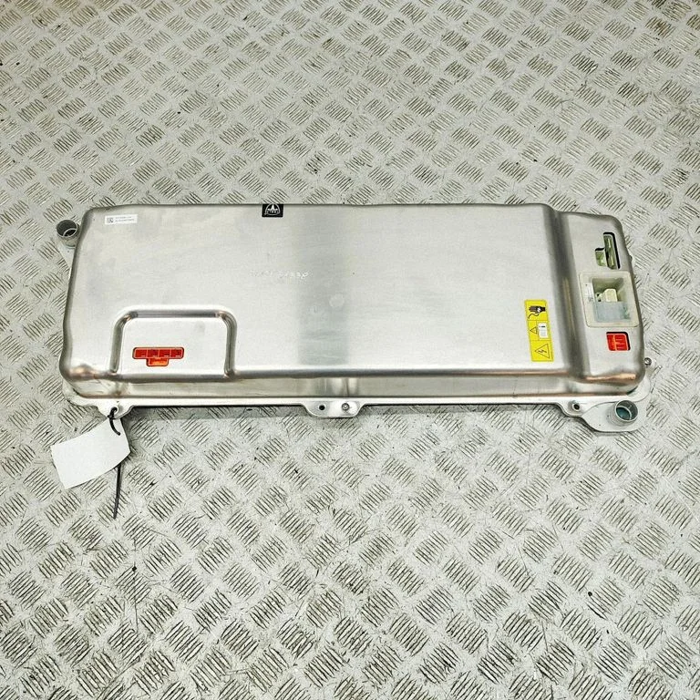 Invertors (sprieguma pārveidotājs) – Tesla Model S (2012-)