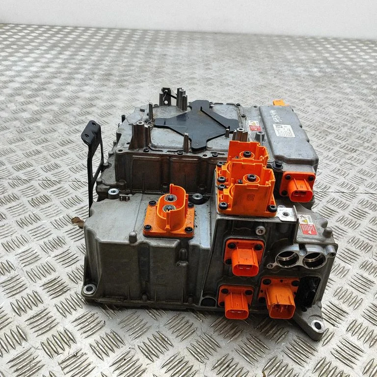 Voltage converter inverter 9J1915539DG
