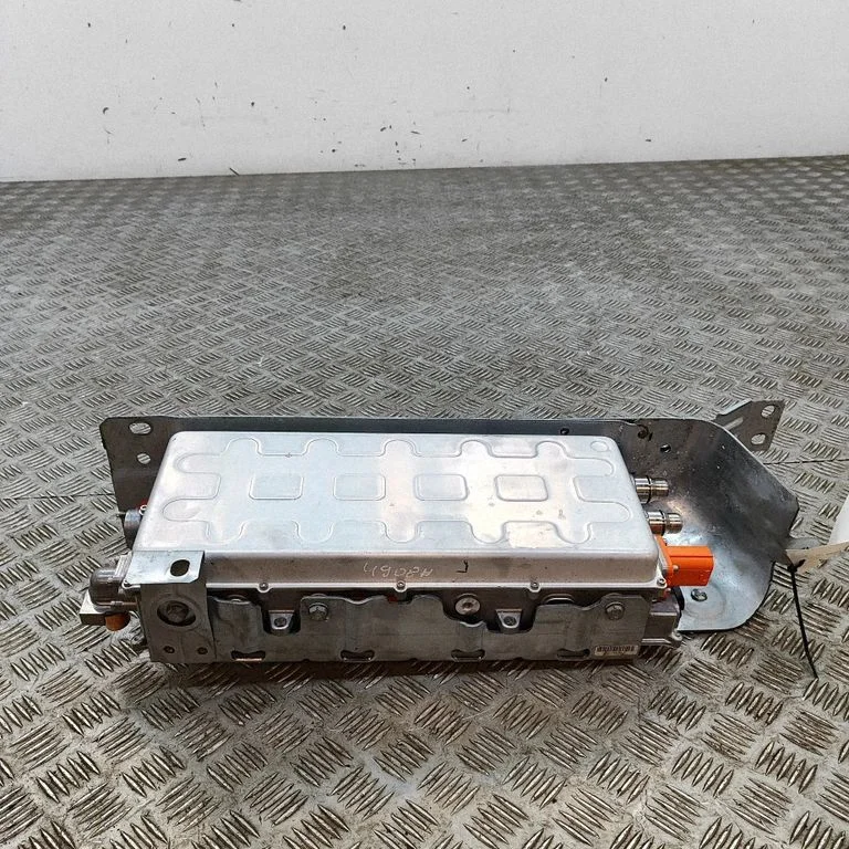 Invertors (sprieguma pārveidotājs) 46350377
