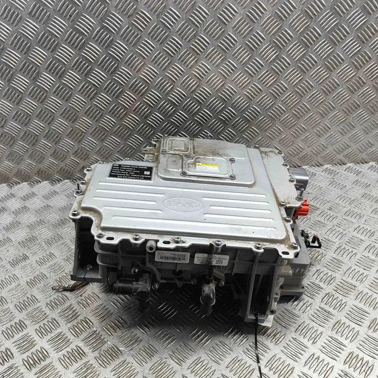 Voltage converter inverter S2CEM2142700BA