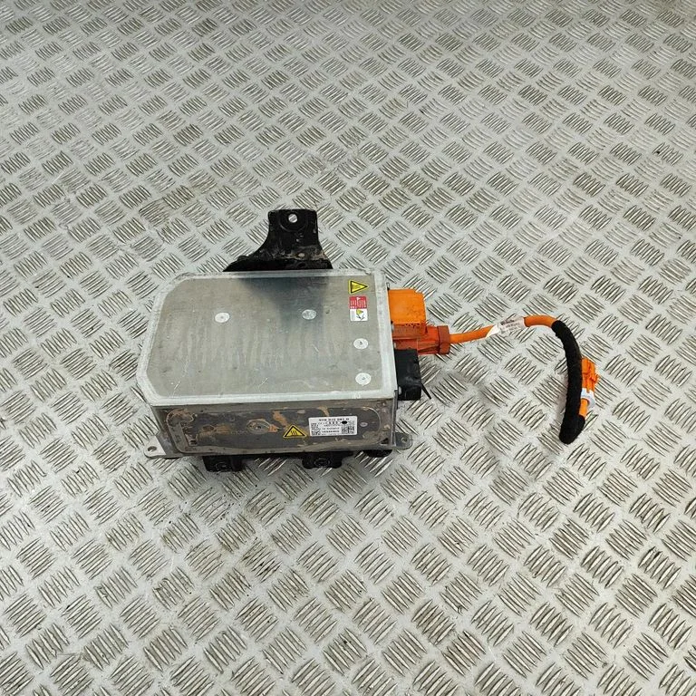 Invertors (sprieguma pārveidotājs) 9Y0915681D