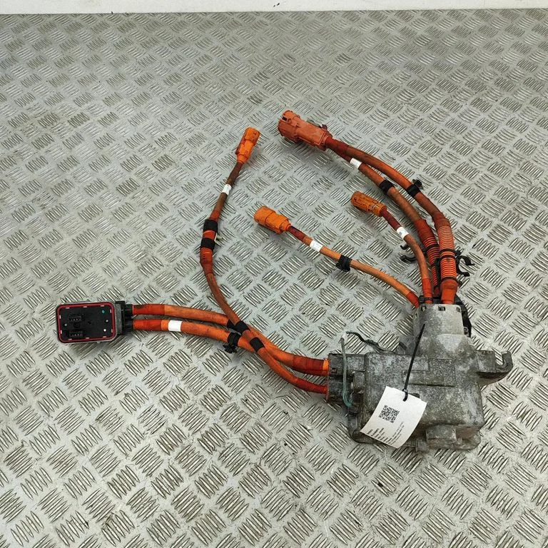 Invertors (sprieguma pārveidotājs) J9D310N770BE