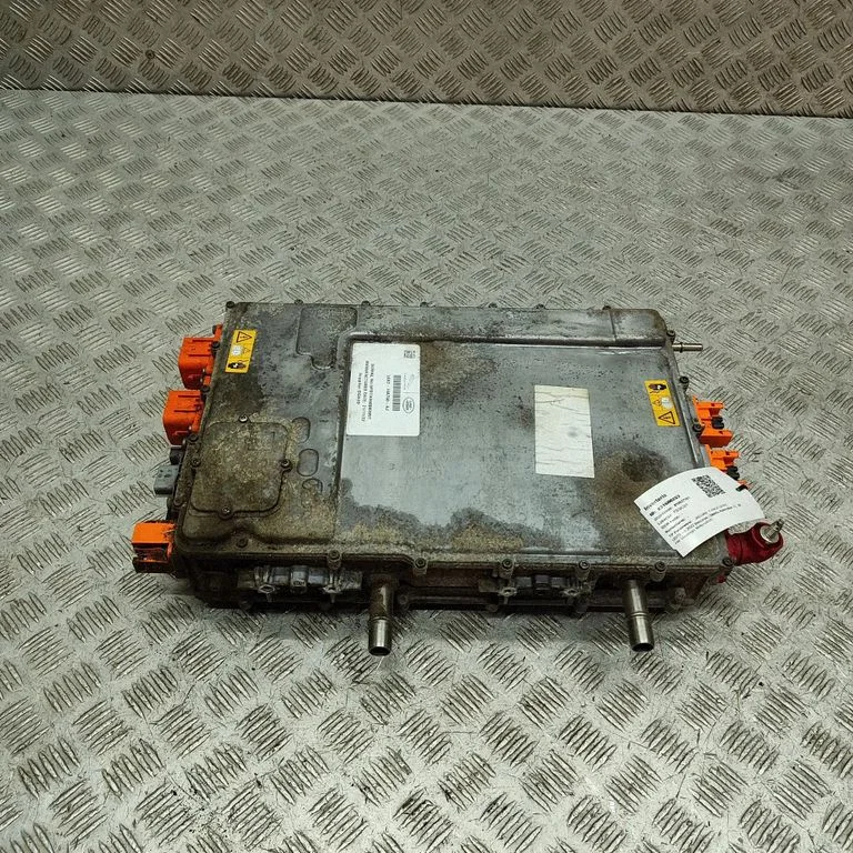 Invertors (sprieguma pārveidotājs) L8A214A750AJ