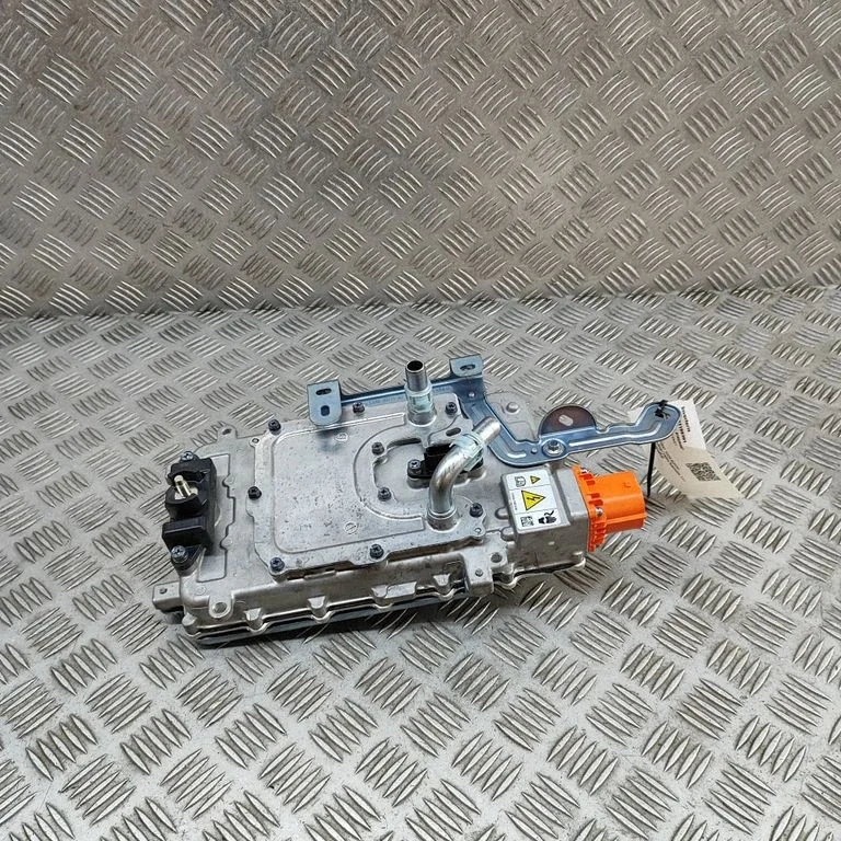 Invertors (sprieguma pārveidotājs) PZ1814G646AC