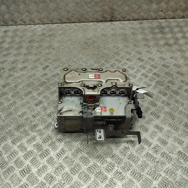 Invertors (sprieguma pārveidotājs) 12E010001B