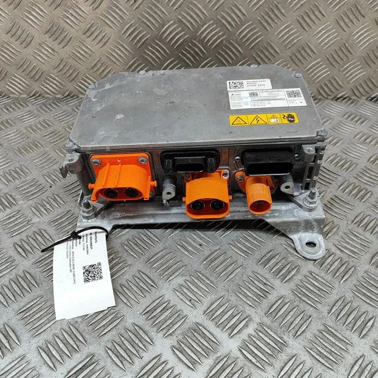Invertors (sprieguma pārveidotājs) A0009009639