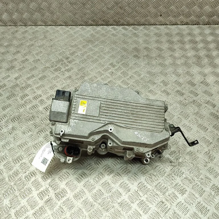 Voltage converter inverter 1530137022