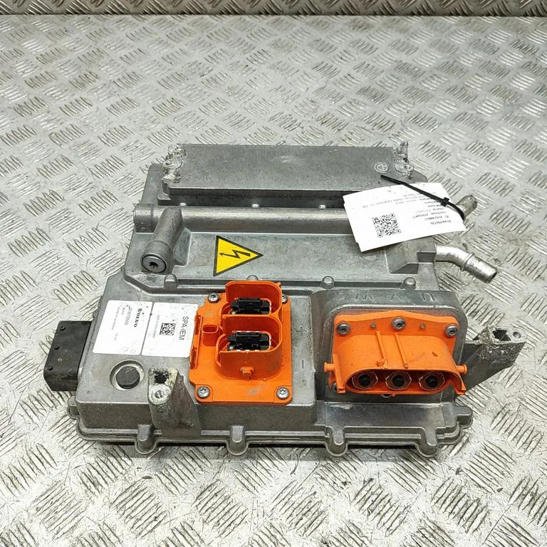 Voltage converter inverter – Volvo S90, V90 (2016-)