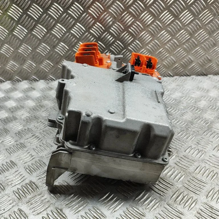 Voltage converter inverter – Volvo S90, V90 (2016-)
