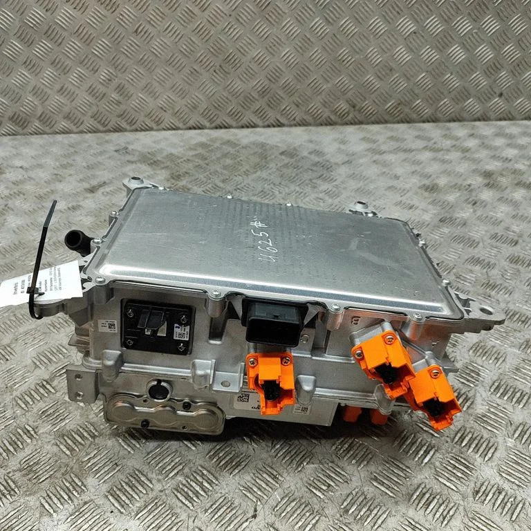 Invertors (sprieguma pārveidotājs) 32362862