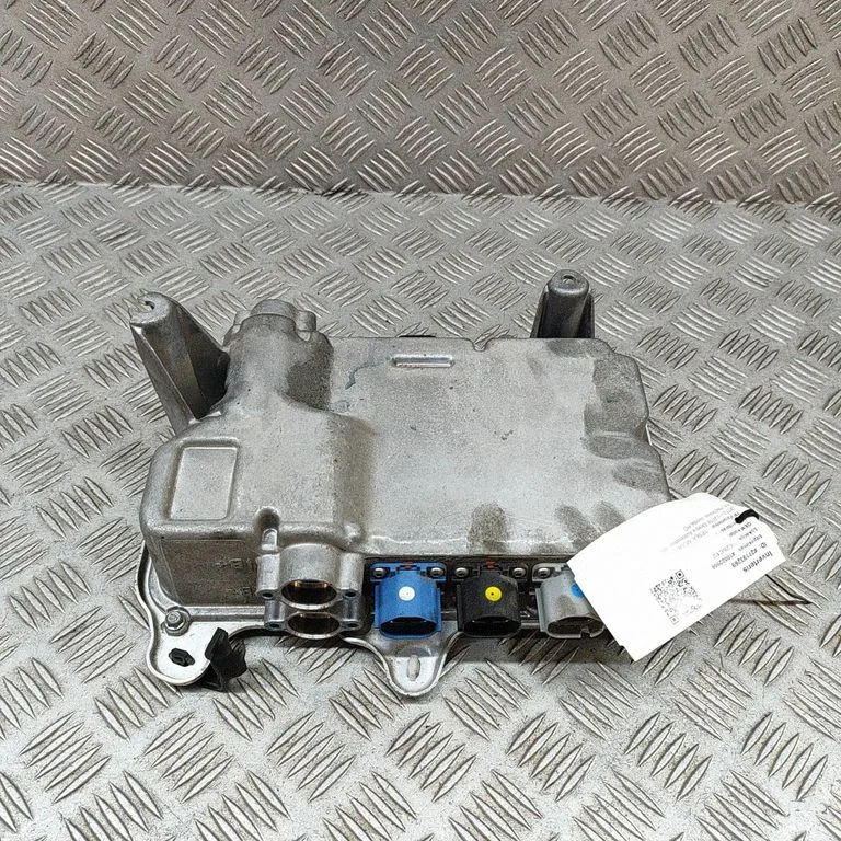 Invertors (sprieguma pārveidotājs) – Tesla Model S (2012-)