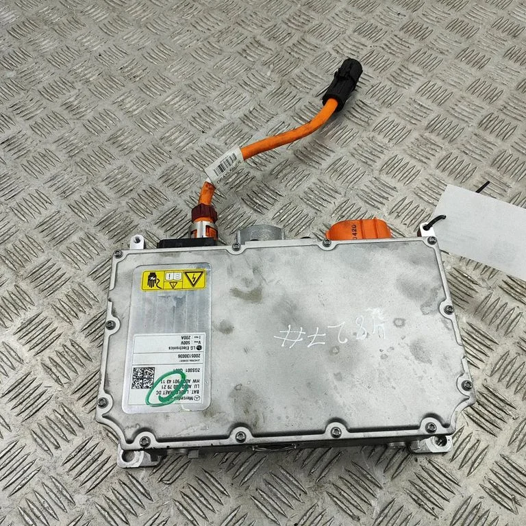 Voltage converter inverter A0009007921