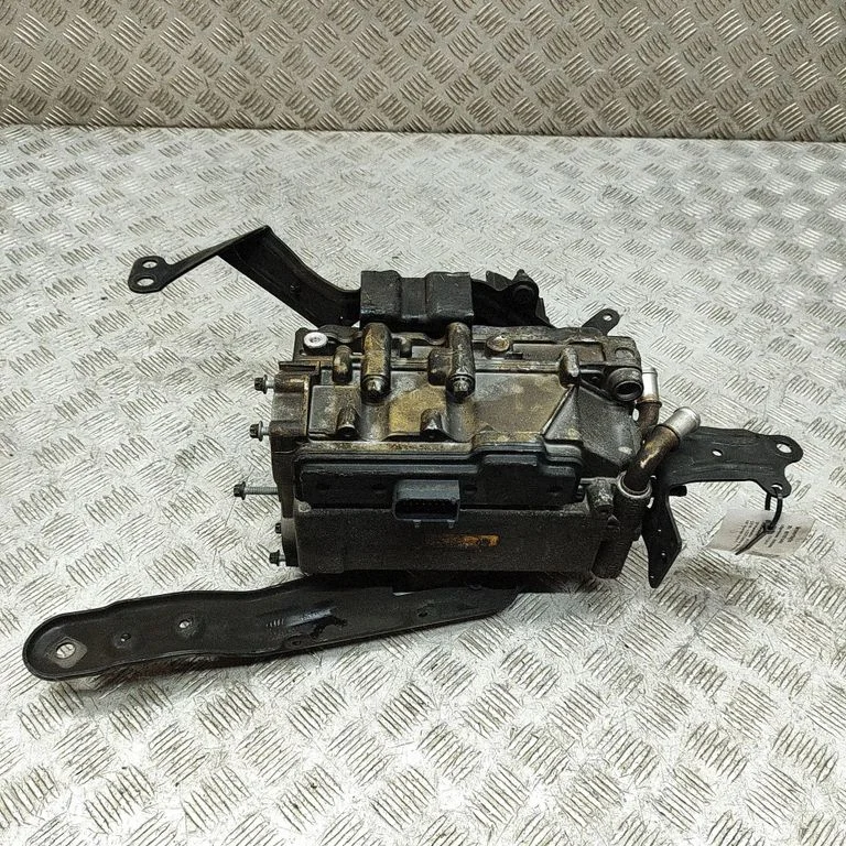 Voltage converter inverter A1679063801
