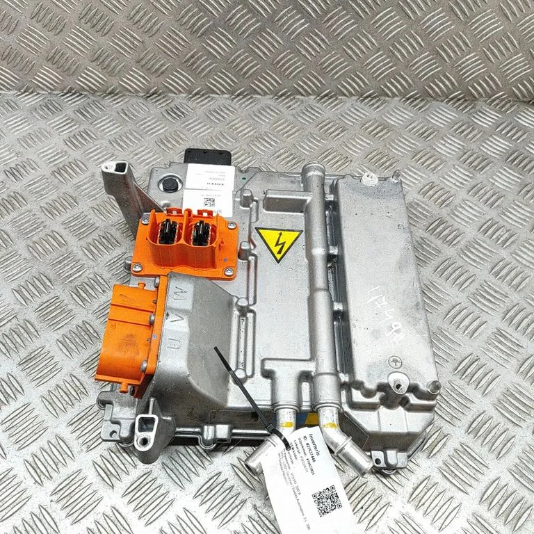 Voltage converter inverter – Volvo S90, V90 (2016-)