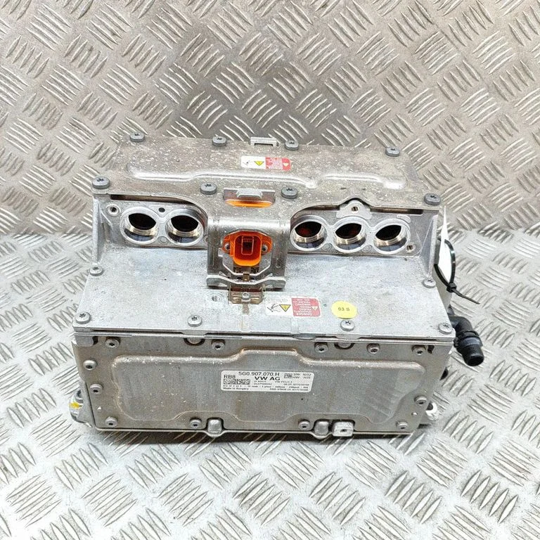 Invertors (sprieguma pārveidotājs) 0437508262