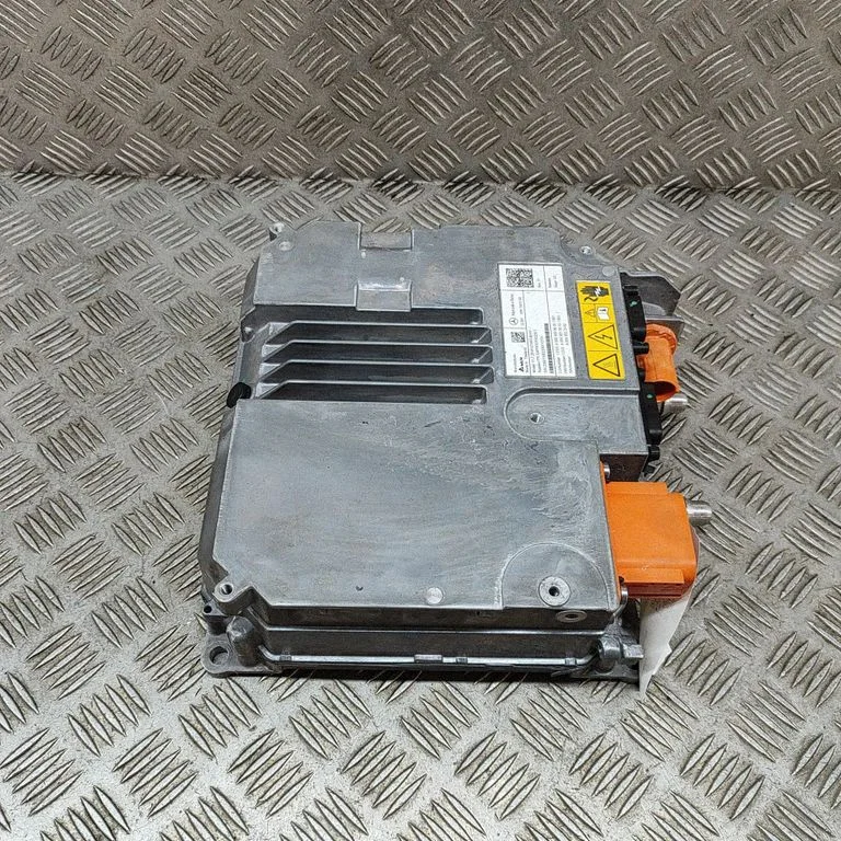 Invertors (sprieguma pārveidotājs) A0009015615