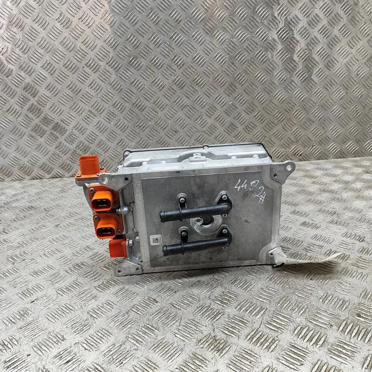 Invertors (sprieguma pārveidotājs) 5QE915682AR