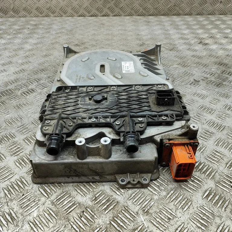 Voltage converter inverter 1EA915684BF