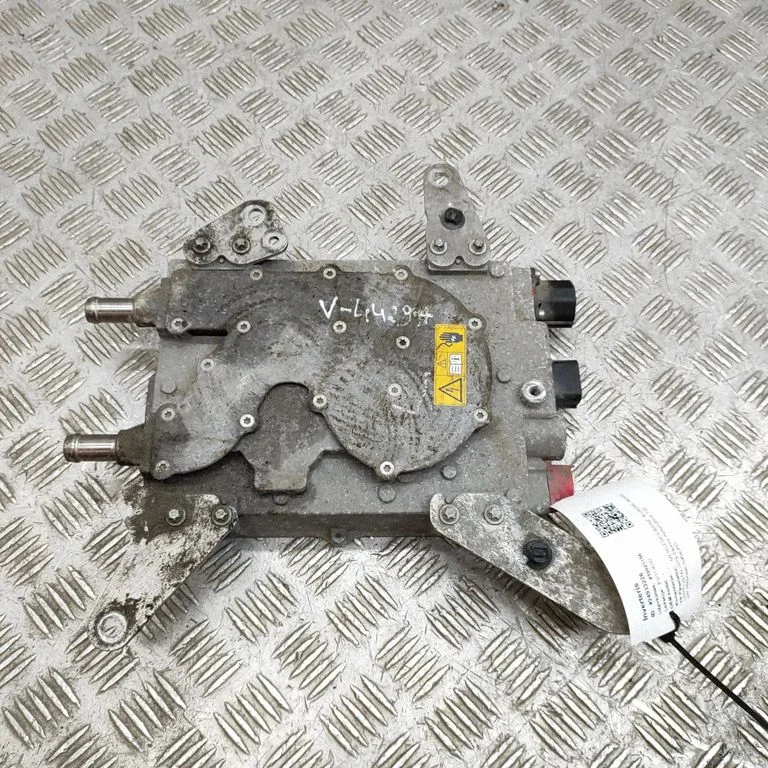 Invertors (sprieguma pārveidotājs) 102866502B