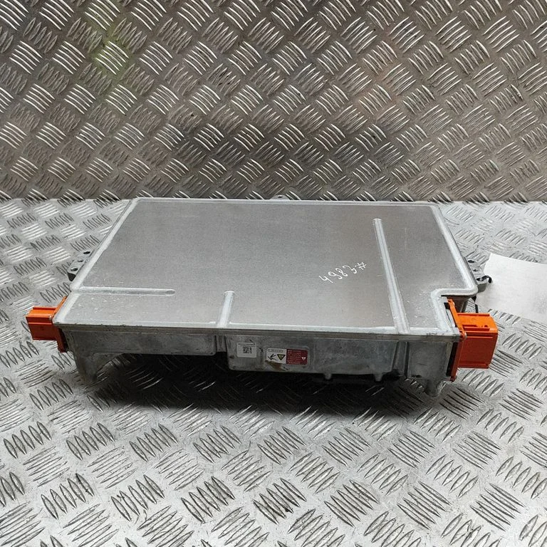 Voltage converter inverter – Audi Q4 e-tron (2021-)