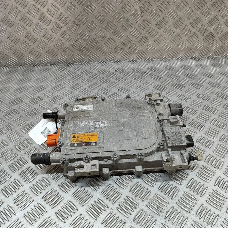 Voltage converter inverter J9D314B227AD