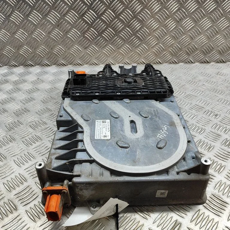 Invertors (sprieguma pārveidotājs) 1EA915684AE
