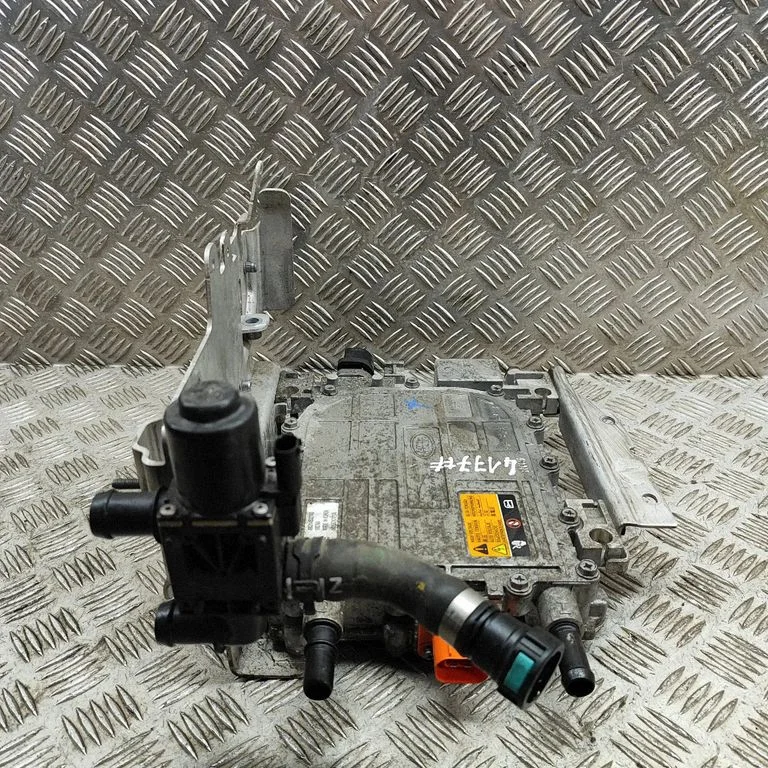 Voltage converter inverter J9D314B227AD
