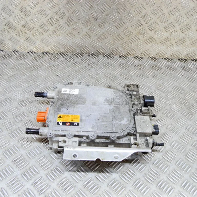 Voltage converter inverter J9D314B227AD