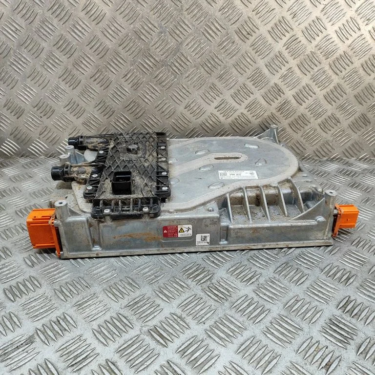 Voltage converter inverter 1EA915684BK
