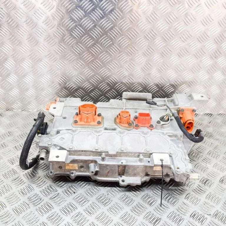 Voltage converter inverter