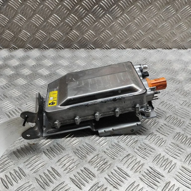 Invertors (sprieguma pārveidotājs) 9871213