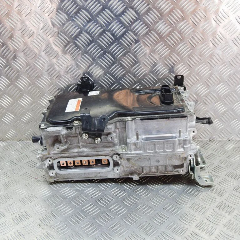 Invertors (sprieguma pārveidotājs) G92A042060