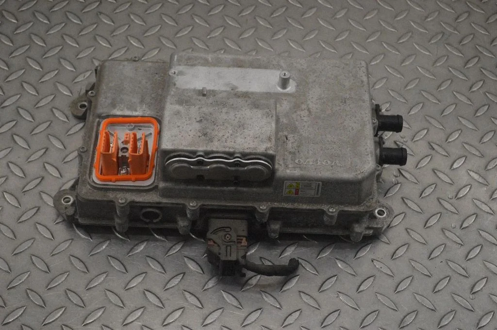 Voltage converter inverter 32335807
