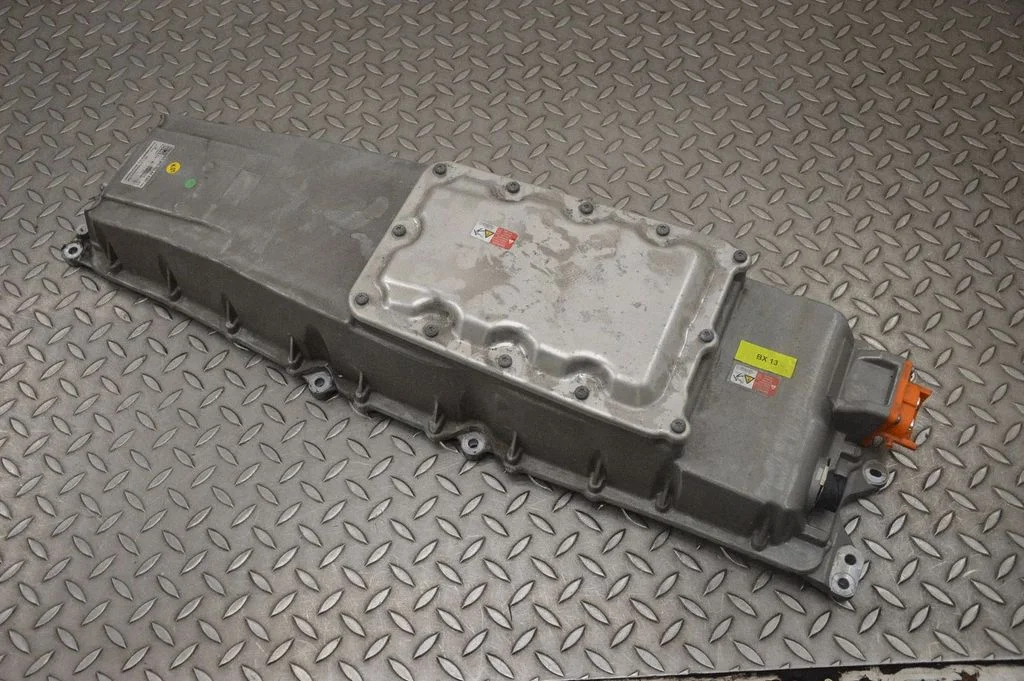 Voltage converter inverter 9J1915251AA