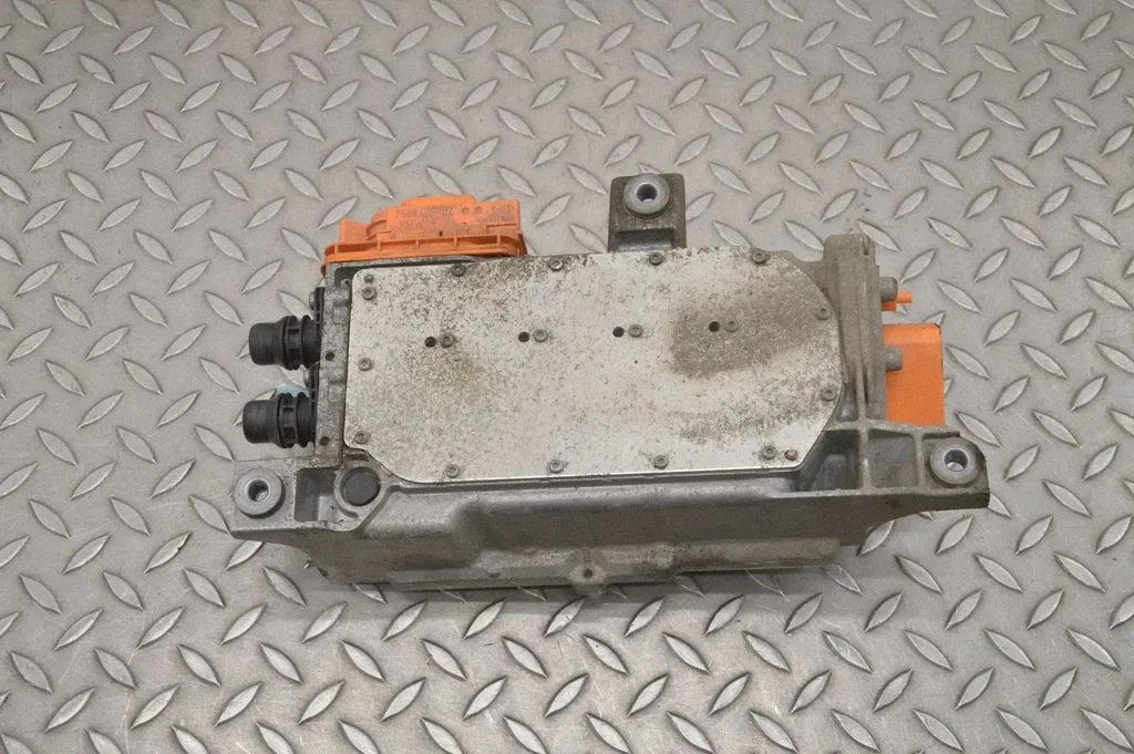 Invertors (sprieguma pārveidotājs) 8662295