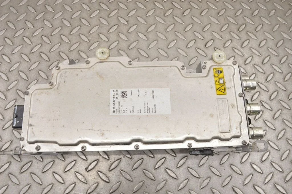Invertors (sprieguma pārveidotājs) 61445A12C61