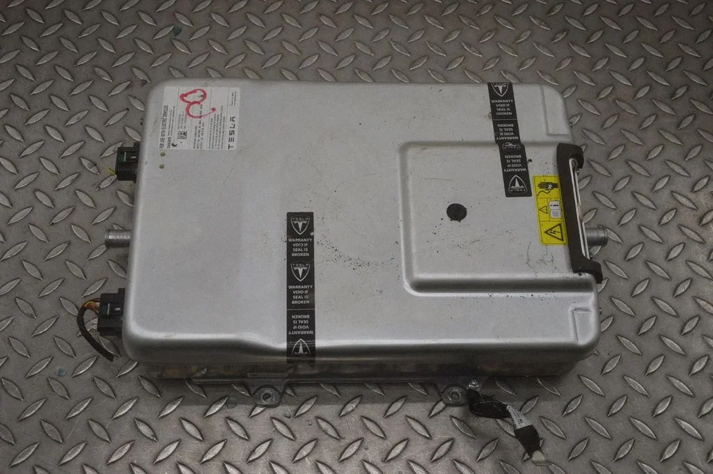 Invertors (sprieguma pārveidotājs) 101496300C