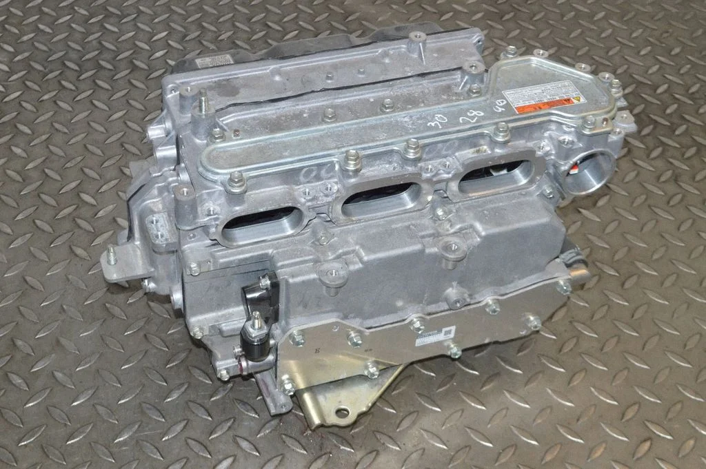Voltage converter inverter – Lexus RX 450H (2016-)