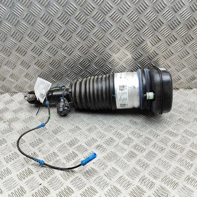 Amortyzator tylny (zawieszenie pneumatyczne / hydrauliczne) 7831561