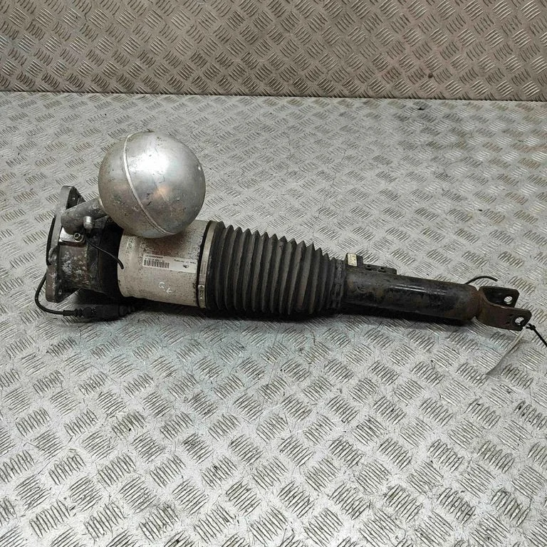 Aizmugurējais amortizators (pneimatiskā/hidrauliskā balstiekārta) 3D0616001F